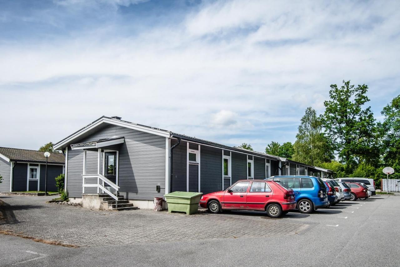 Halens Camping Och Stugby Hostel Olofstrom Exterior photo